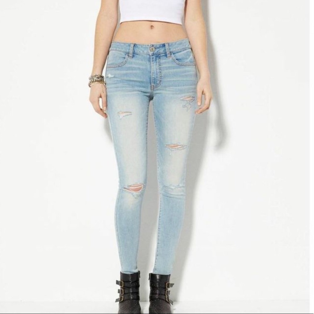 American Eagle distressed denim jeans